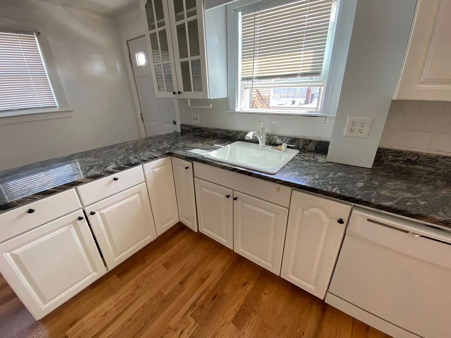 4-6 Oliver Ct — Photo 1