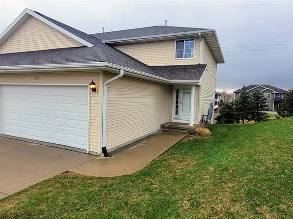 3731 Stoney Point Rd SW, Cedar Rapids, IA 52404