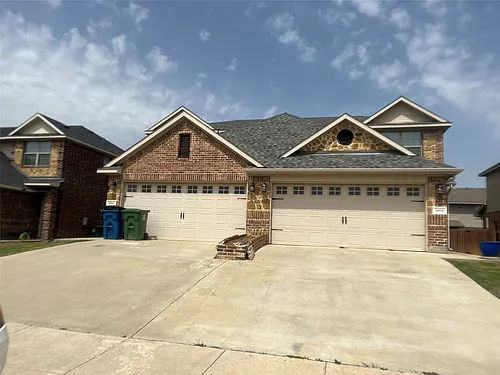 4918 Villas Dr Photo 1