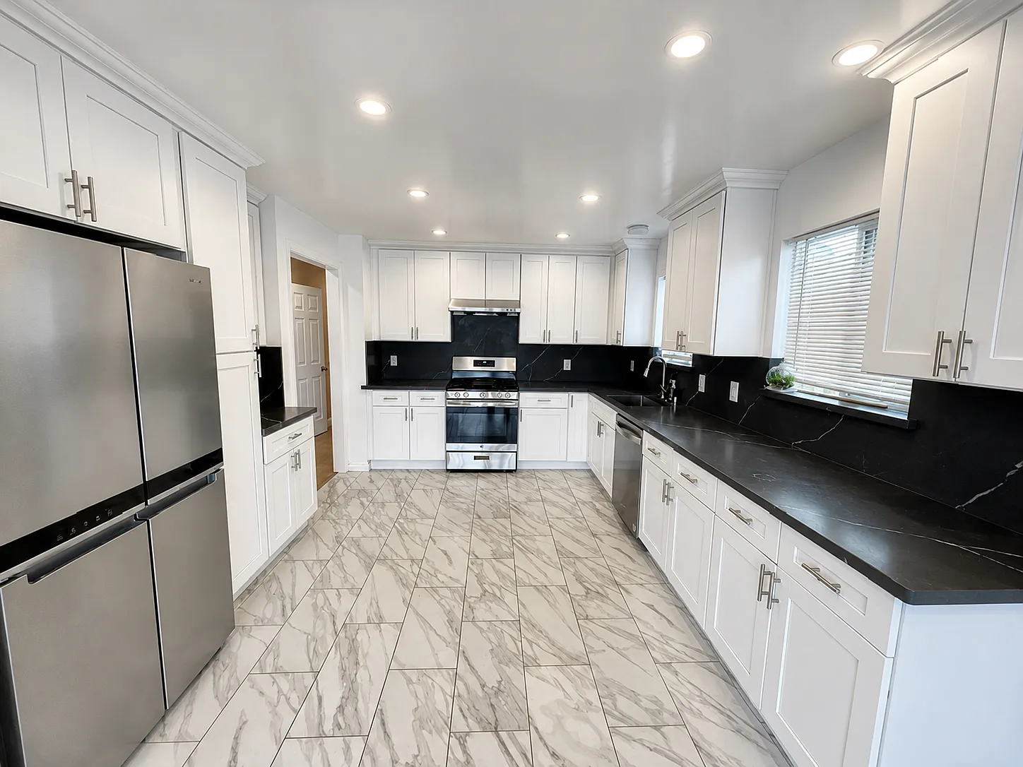 4 bed, $5,000 — Photo 2