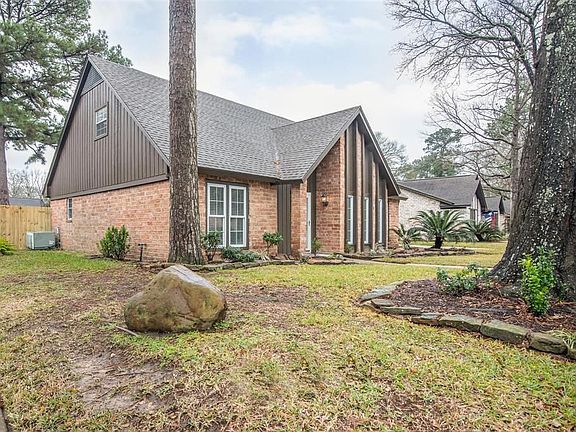 3rd image of 2926 Brookdale Dr