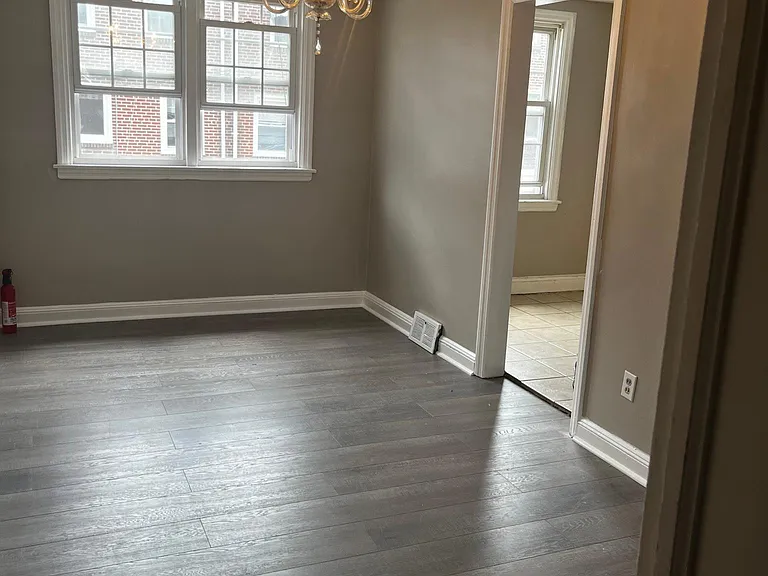 214 Cambridge Rd — Photo 3