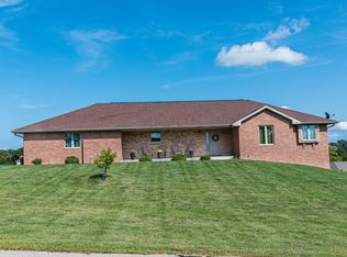 10468 Black Walnut Ct, Peosta, IA 52068