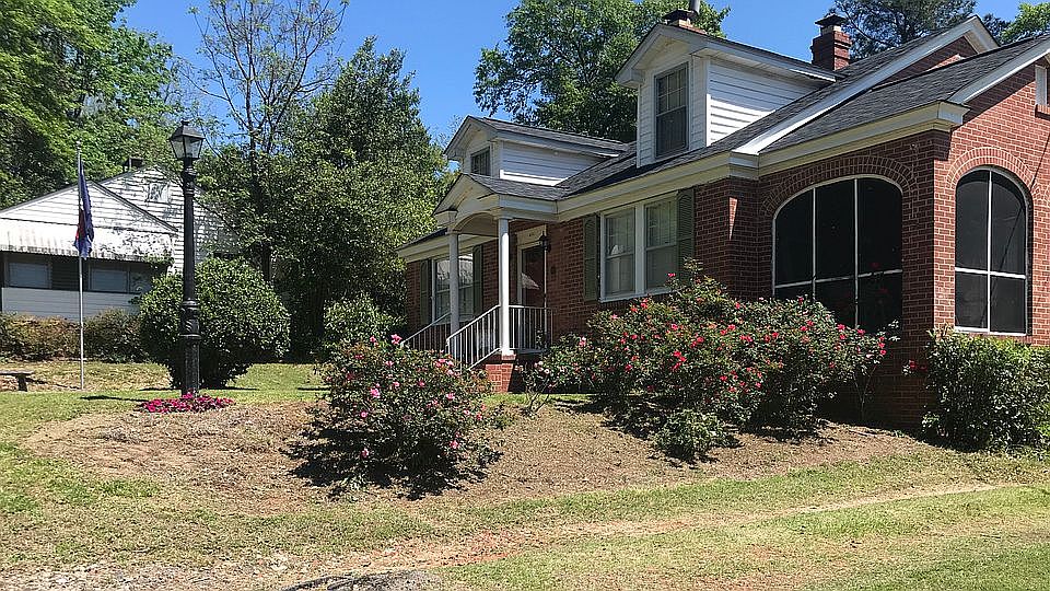 2nd image of 607 Lake Ave