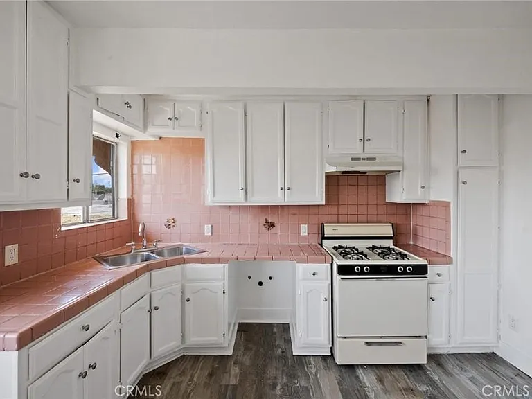 845 W 75th St #847-1/2 — Photo 7