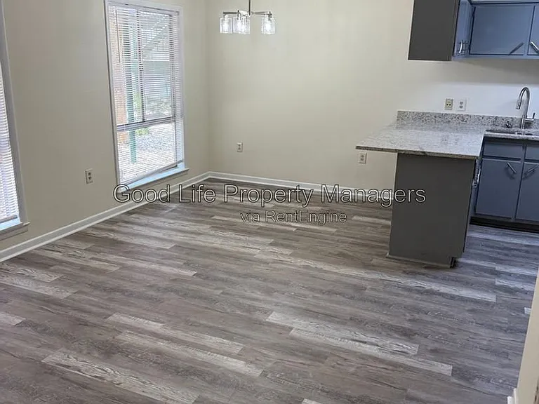 1103 N 15th Ave #103 — Photo 2