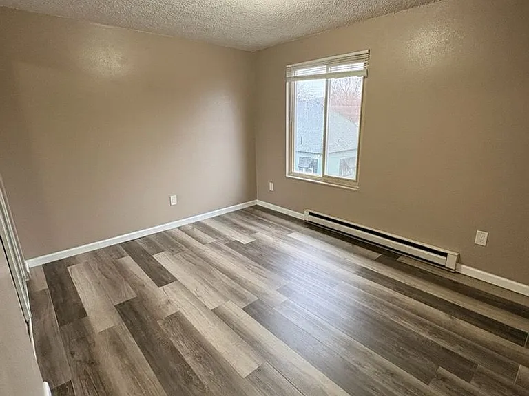 1318 W Mallon Ave — Photo 6