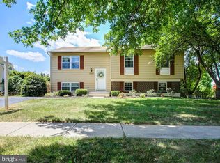 18608 Mallory Pl, Gaithersburg, MD 20879