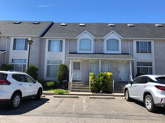 2nd image of 34 Jennifer Pl #A