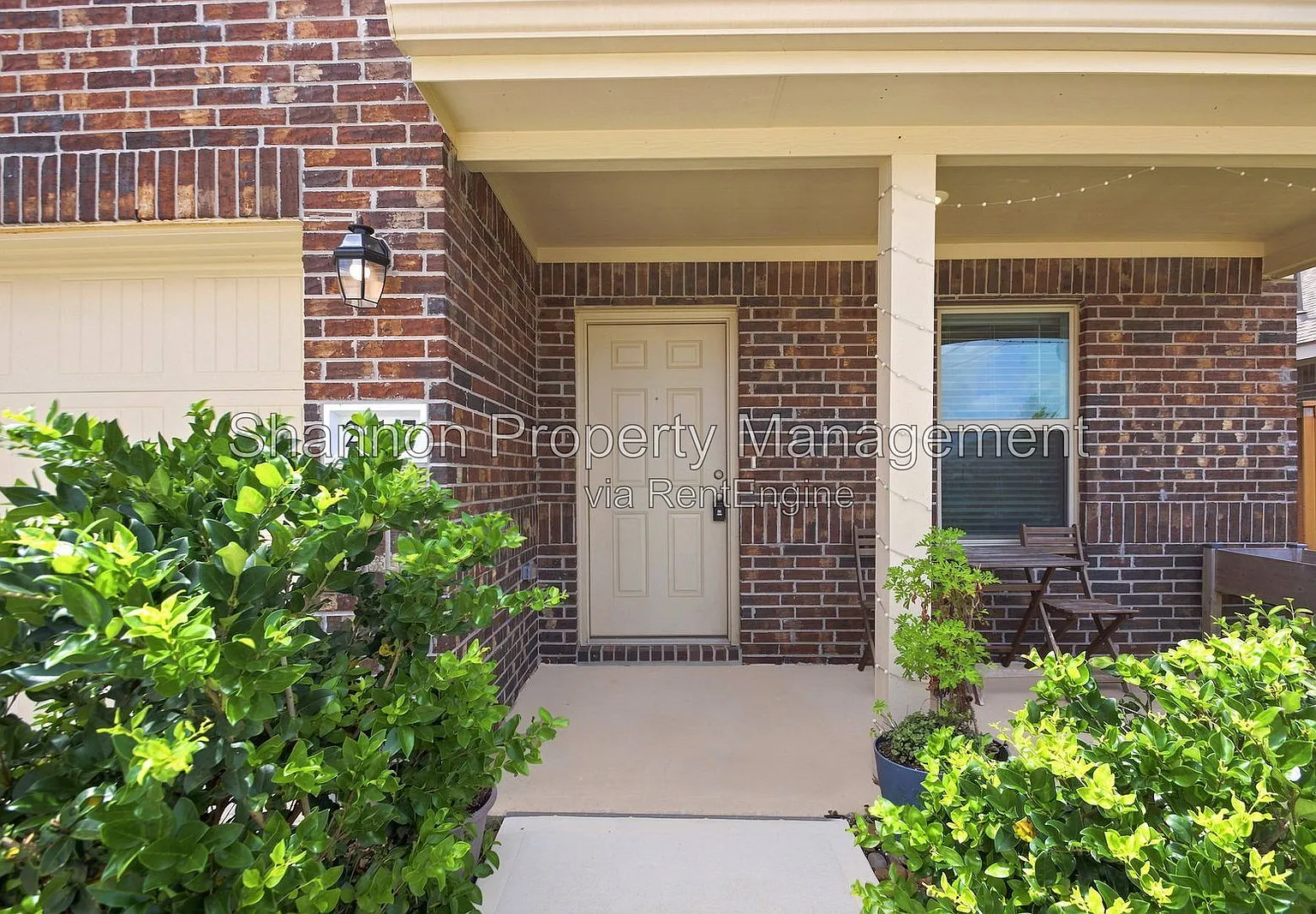 4 bed, 2.5 bath, 2135 sqft, $2,450 — Photo 2