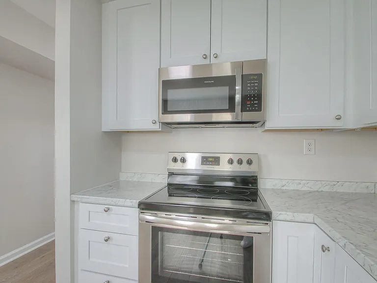 350 Beechcroft Rd #6 — Photo 3