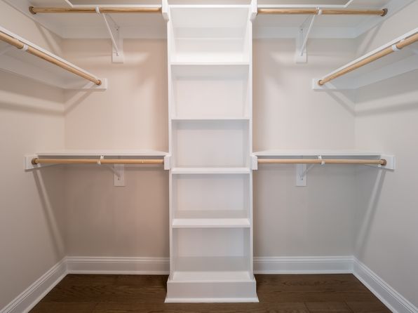 virginia-beach-virginia-402647318 picture