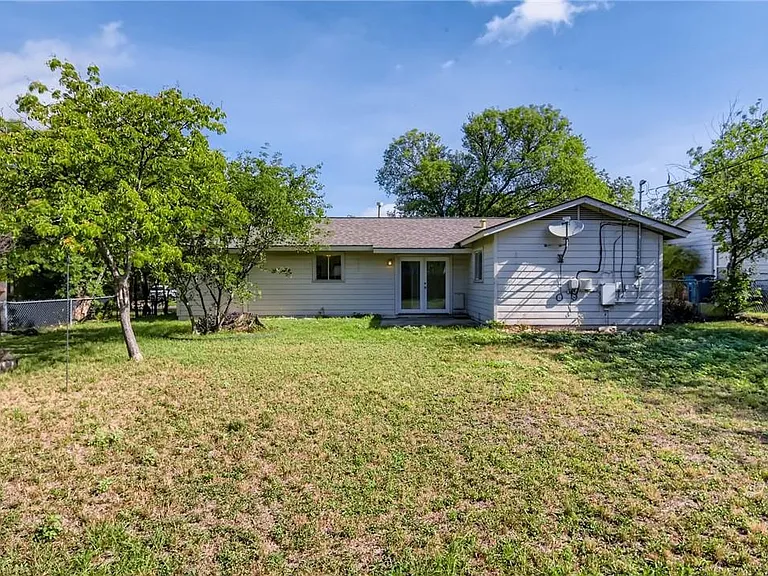 6803 Esther Dr — Photo 12