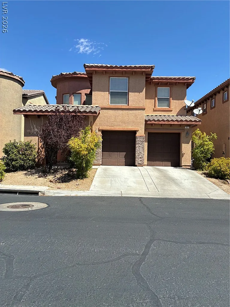 3 bed, 3.0 bath, 3064 sqft, $2,900 — Photo 1