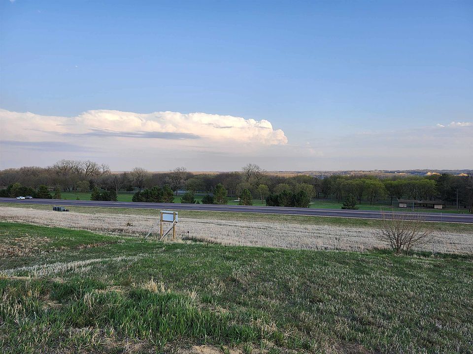 2nd image of Drake Cir