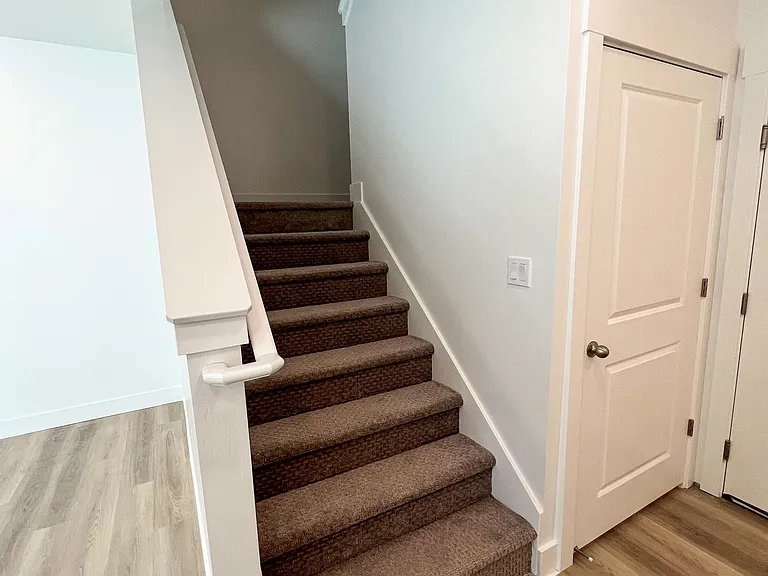 904 N 1150 E — Photo 8