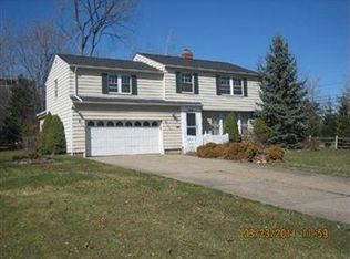 836 Colony Dr, Highland Heights, OH