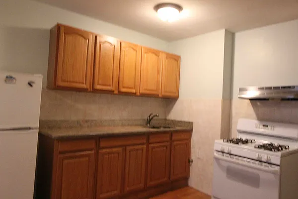 Rented by Nooklyn NYC LLC | media 18