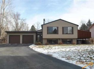 3002 Glenwood Dr, Rapid City, SD 57702