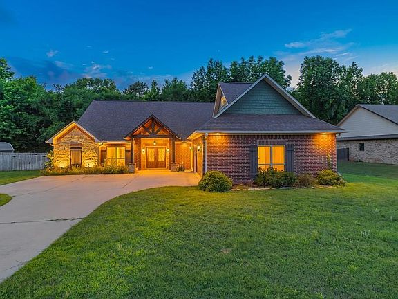 2nd image of 52 Chester Field Cir