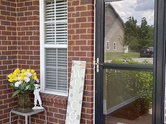 3rd image of 8639 Altesse Way