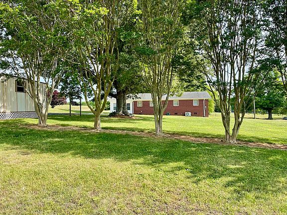 3rd image of 350 Smith Wall Rd