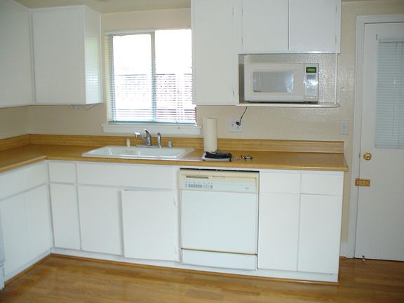 2nd image of 230 Johnson Ave