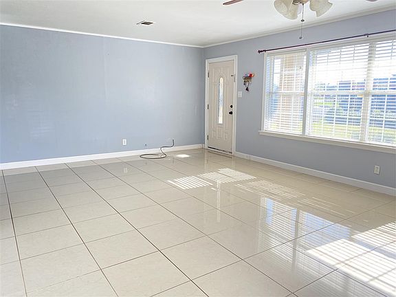 5th image of 1260 Lakeview Ave