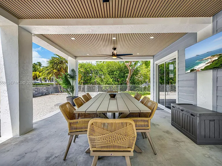 129 Nautilus Dr — Photo 16