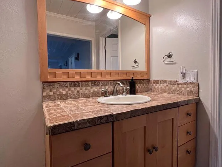 1226 Hexem Ave — Photo 7