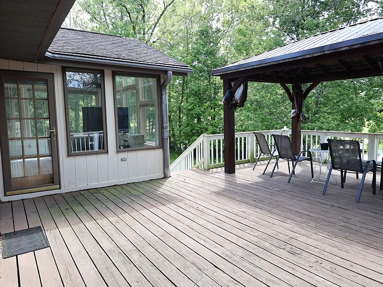 690 Terrace Lake Rd — Photo 37