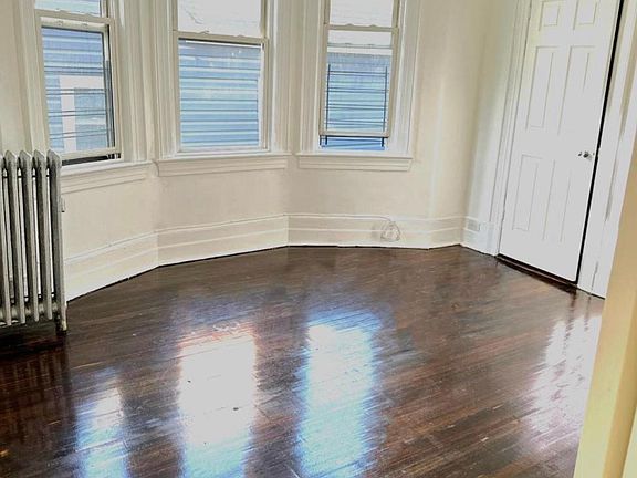 4th image of 72 Bruce Ave APT 2