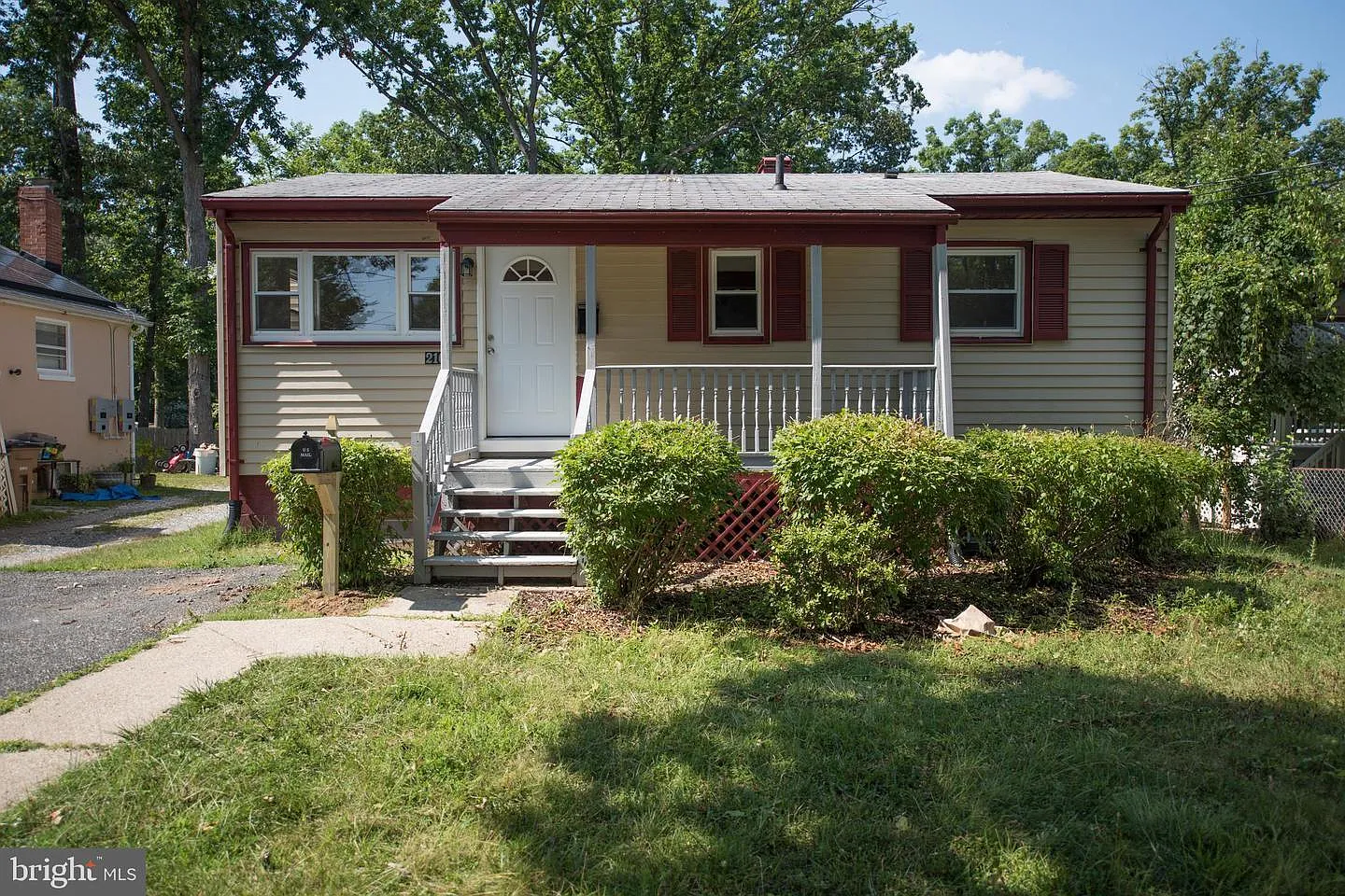 216 Elizabeth Ave photo 1