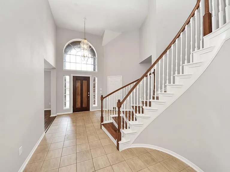 1611 Barton Creek Trl — Photo 8