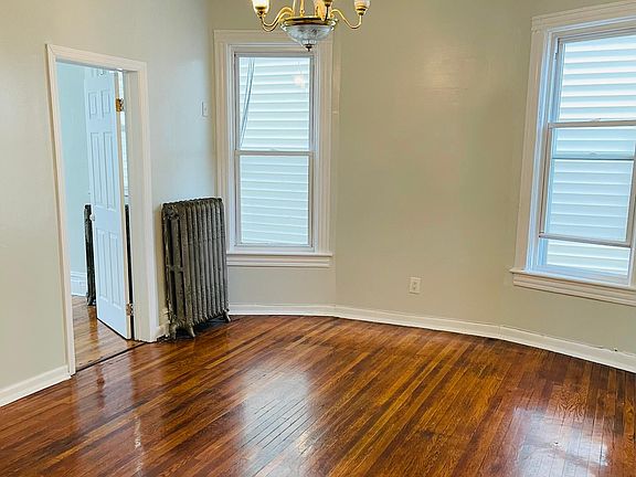 4th image of 134 N 8th Ave Floor 1