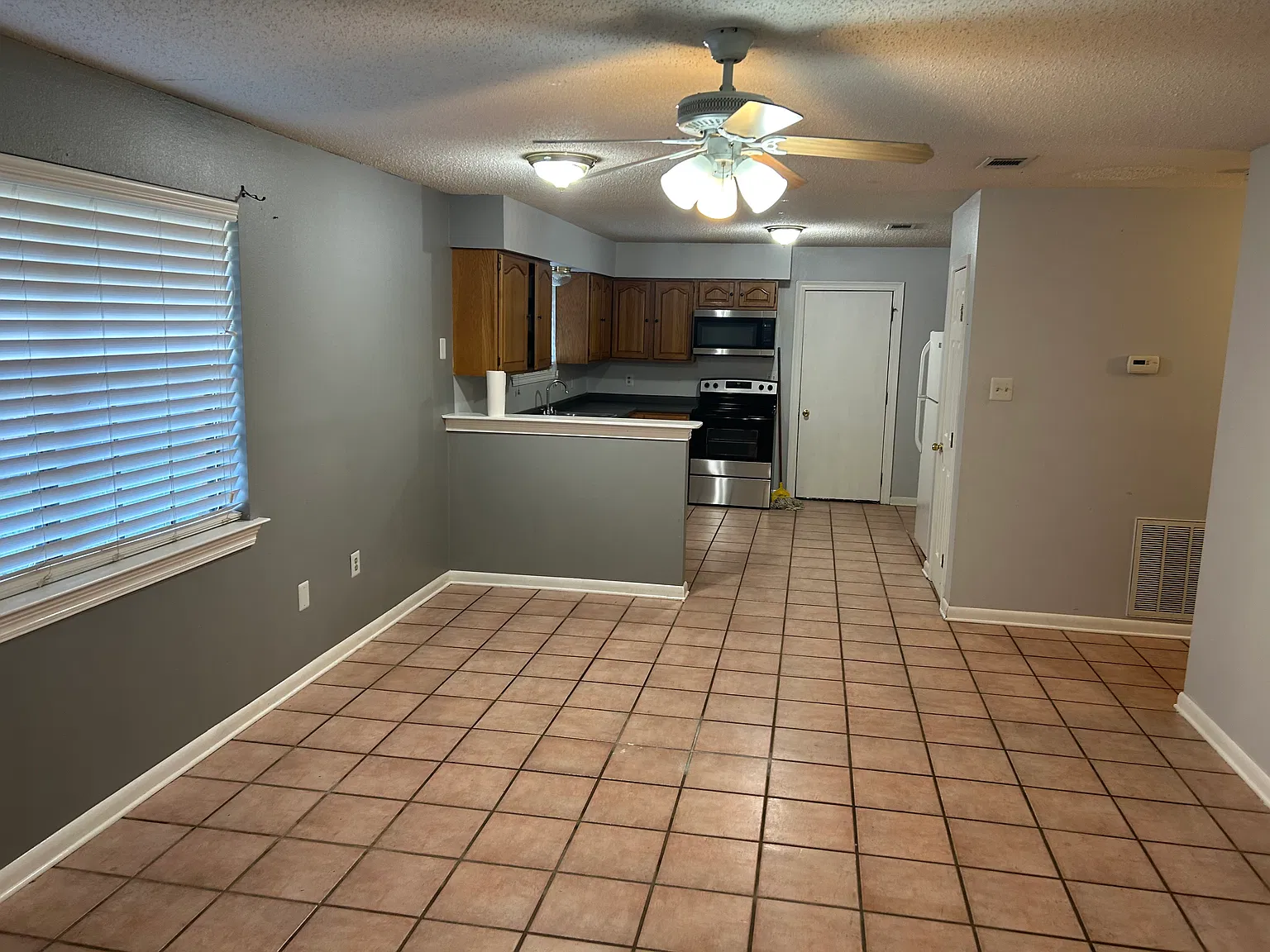 2 bed, 1186 sqft, $1,250 — Photo 2