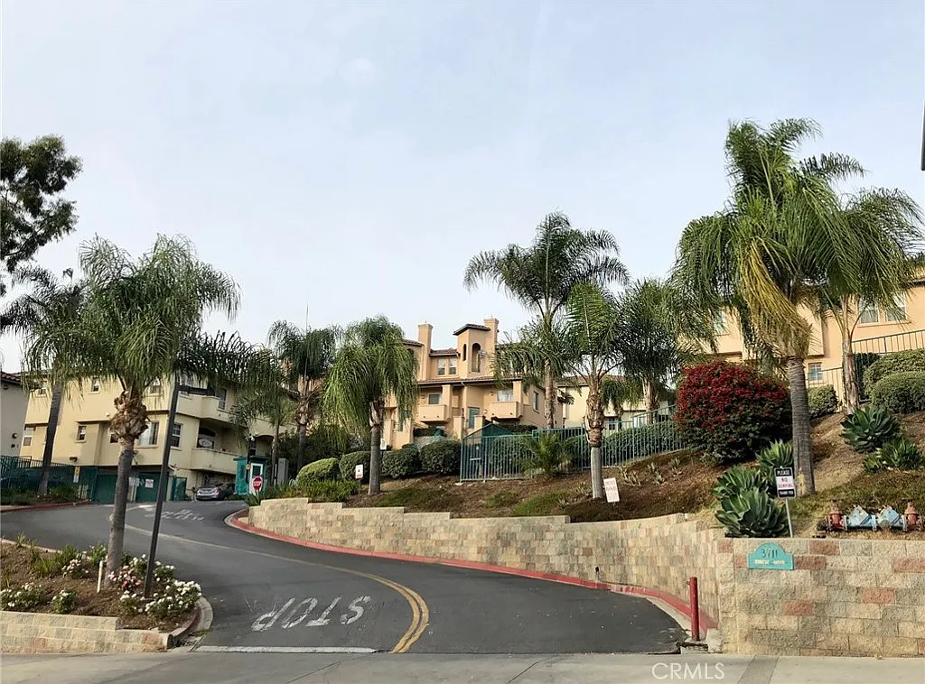 2 bed, 1060 sqft, $2,950 — Photo 1