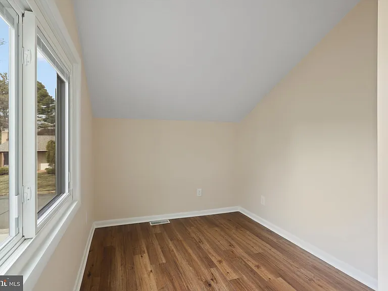 103 Farmington Ln — Photo 28