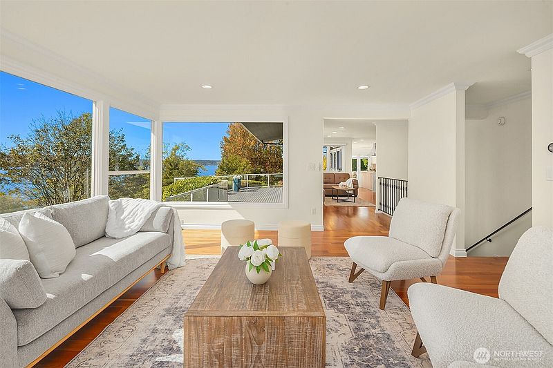 5th image of 500 Waverly Way