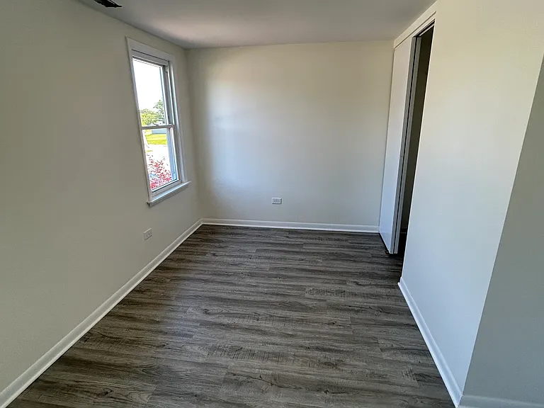 110 E Main St — Photo 15