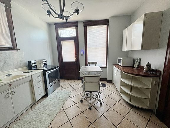 3rd image of 4560 N Edgewood Ave #1