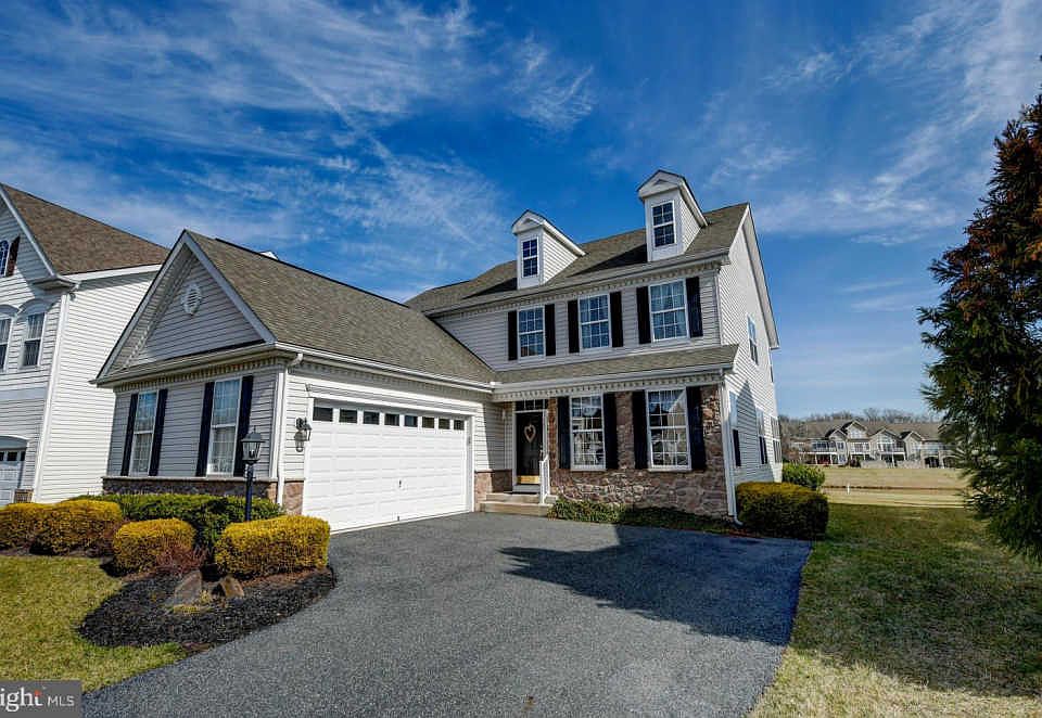 1st image of 307 Master Derby Dr