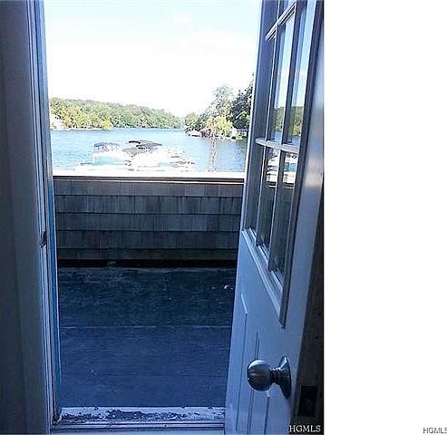1st image of 897 S Lake Blvd