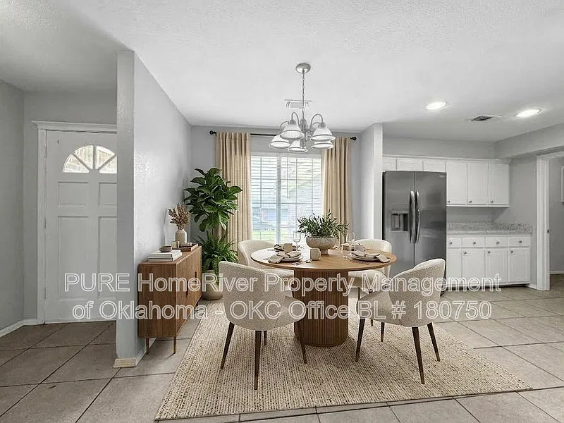 3 bed, 2.0 bath, 1601 sqft, $1,685 — Photo 3