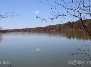 2253 Island View Ln NE, Connelly Springs, NC 28612