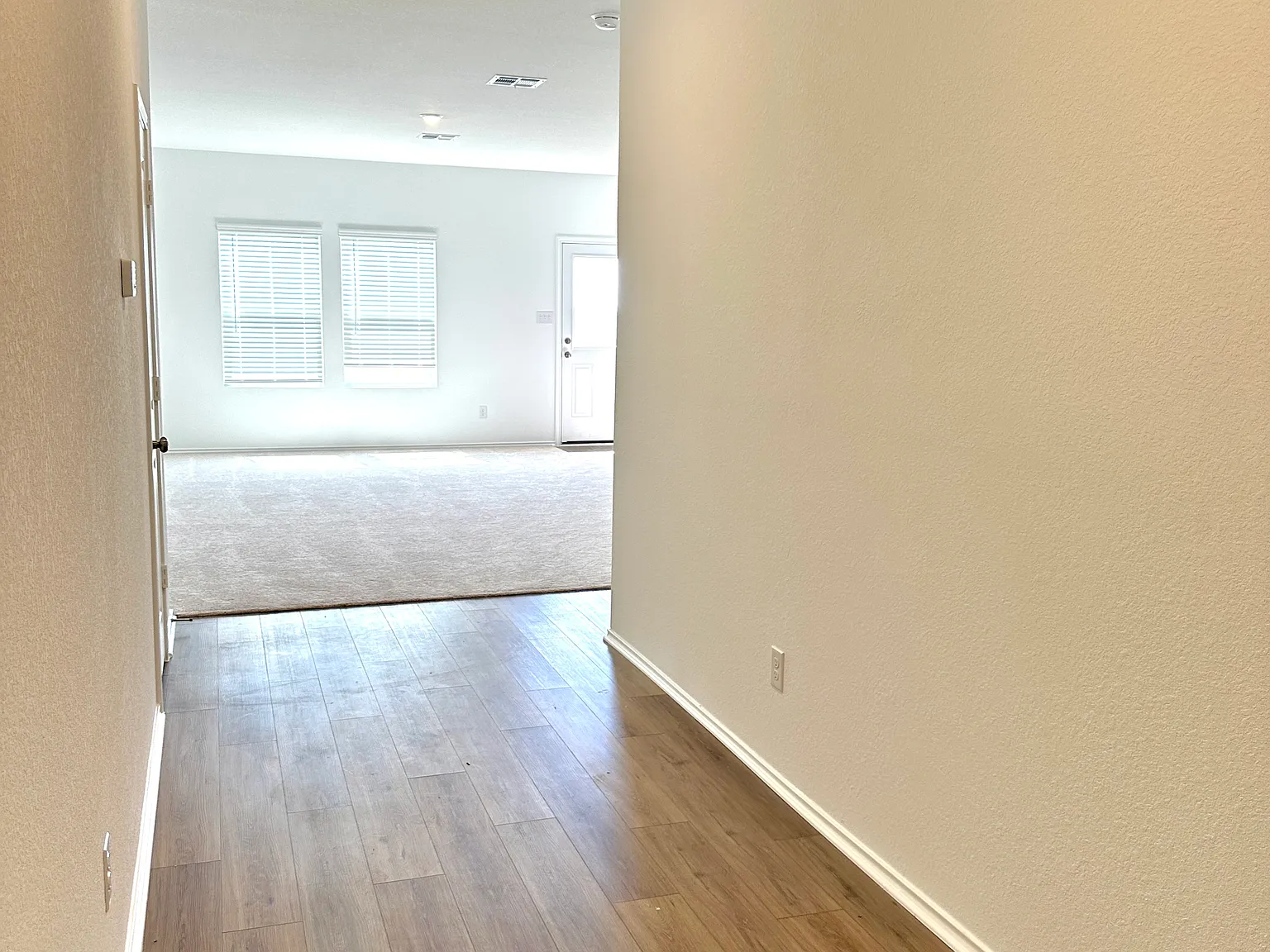 4 bed, 2.5 bath, 1950 sqft, $1,775 — Photo 3