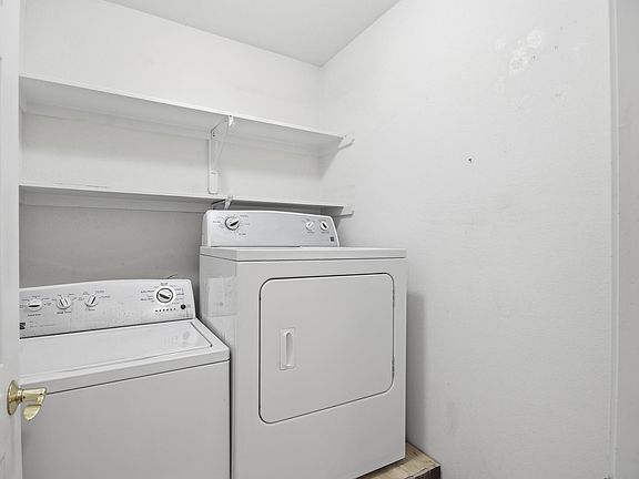 4th image of 3842 Trinity Ln