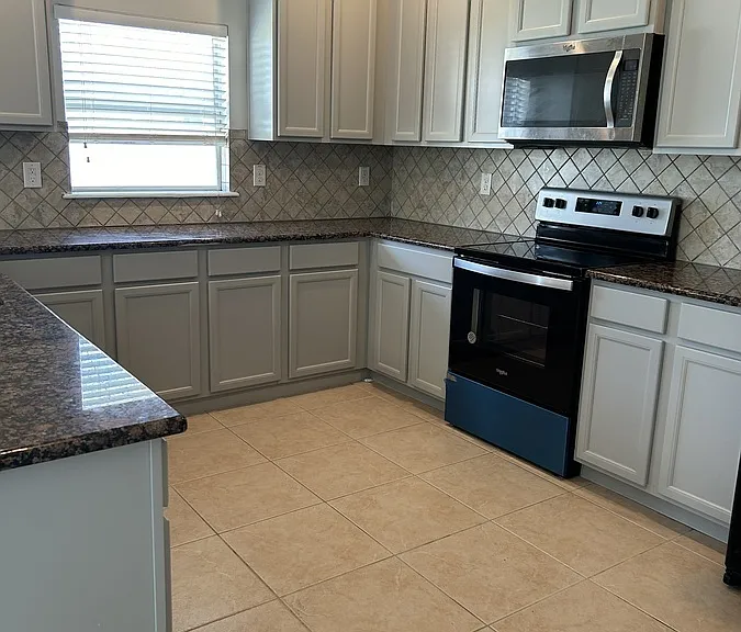 12219 Fairlawn Dr — Photo 9