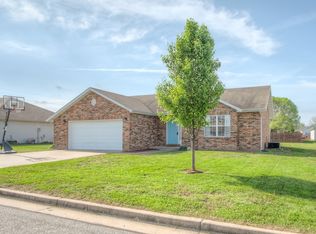 1720 Lucas Dr, Webb City, MO 64870
