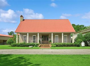 31702 River Pines Dr, Springfield, LA 70462